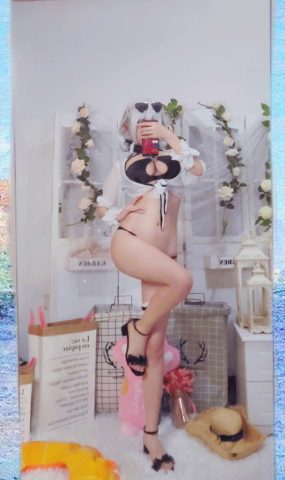 网荭Coser@rioko凉凉子 天狼星泳装 在现浏览