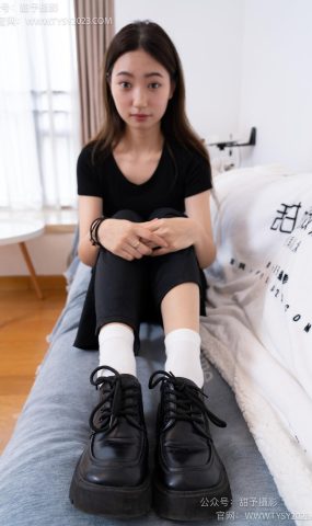 甜予摄影 NO.054 雪梨-皮鞋、白棉袜、肉丝[130P]