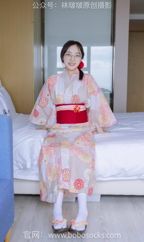 [BoBoSocks袜啵啵]NO.137 稚予-木屐、分指白棉袜、裸足、和风浴衣 (1) [80P]