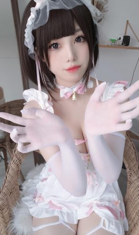 蜜汁猫裘 奶牛兔女仆[14P]