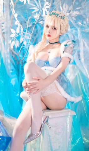 动漫博主雯妹 – 冰雪 [32P]