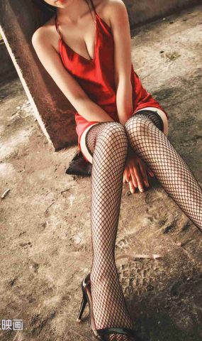 兔玩映画 C014 红色吊带裙 在现浏览