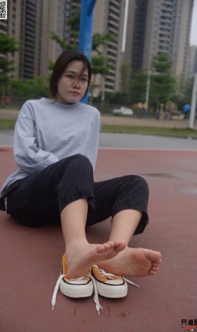 [只糖棉袜]NO.276 小凌 阳光很暖 电量很满[155P]