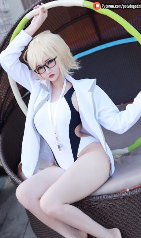 Potato Godzilla – Jeanne d’Arc Swimsuit[22P]