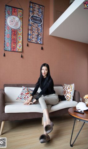 勿恋传媒 No.070 肉丝长发镁钕 执剑舞一曲 温柔与谁共 [160P]