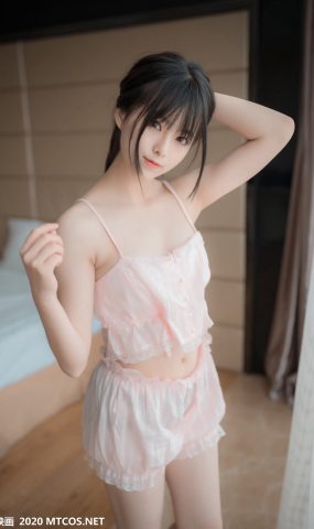 [喵糖映画] VOL.104 粉色吊带睡衣 在现浏览