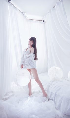 Shika小鹿鹿 纯白 [18P]