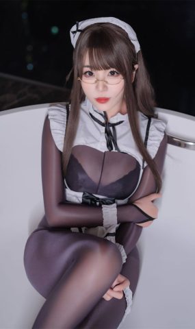 轩萧學姐 – 连体丝女仆[68P]