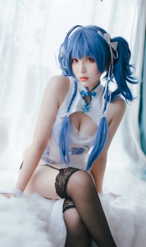 轩萧學姐 – 圣路易斯旗袍 [42P]