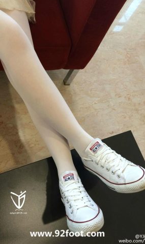 YJ街拍-012 白色自然风 [30P]