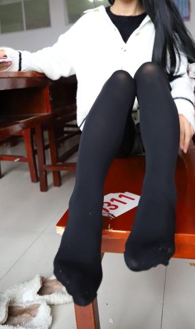 大西瓜爱牙膏-2019 11X活动 模特3（三） 教室黑丝厚长袜 (2) [71P]