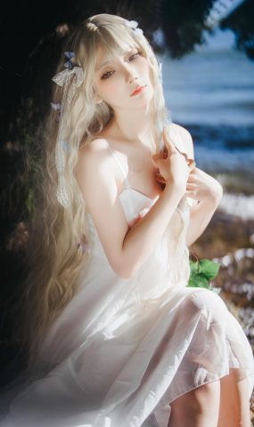 是三不是世w  – 湖边白裙[15P]