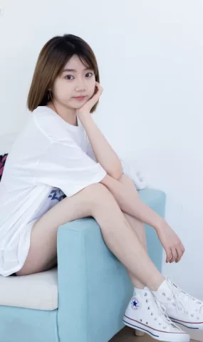 勿恋传媒 NO.2659 欢欢-匡威帆布鞋、白船袜[167P]
