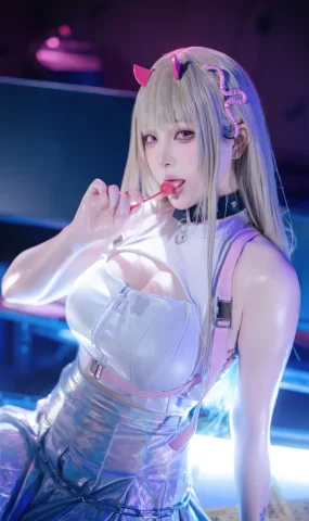 屿鱼 – 胜利女神 妮姬 毒蛇[33P]