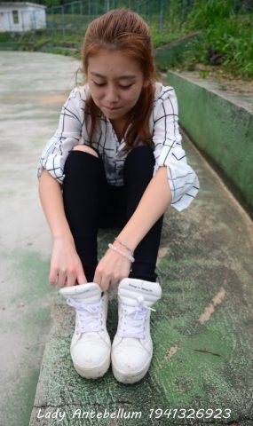 [战前女神] 美腿镁足精品摄影套图 042 [100P]