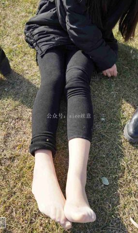 [SIEE丝意] No.024 曦曦 黑丝内的肉丝 在现浏览