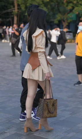 唯美街拍 NO.952 戴着口罩的漂亮小解解 [112P]