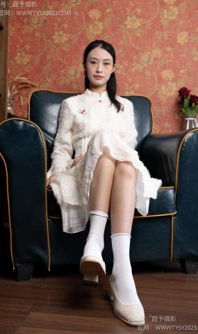 甜予摄影 NO.029 肉肉-高跟鞋、白棉袜、裸足[127P]