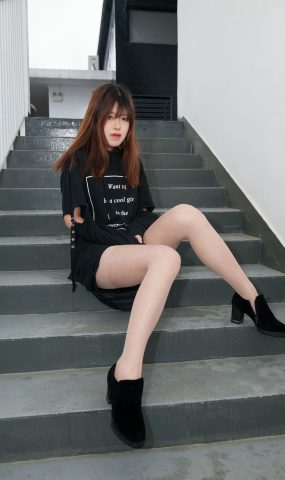 唯美街拍 NO.641 丝袜高跟的小解解忧伤而不失礼貌的微笑（二） [75P]