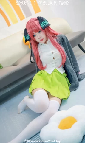 丝恋摄影 NO.023 小梦-cos动漫角色 jk连衣裙 白色丝袜 黑色小皮鞋[290P]