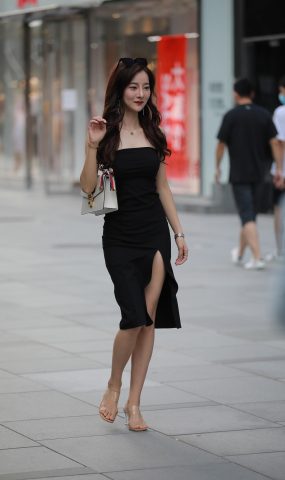 唯美街拍 NO.1250 四九城嘎子街拍作品 – 高挑美腿漂亮小解解[154P]