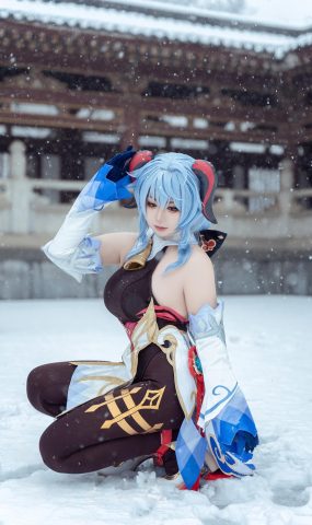 虎森森  – 原神 甘雨 雪景[42P]