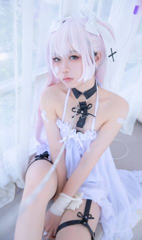 动漫博主G44不会受伤  初音酱 [31P]