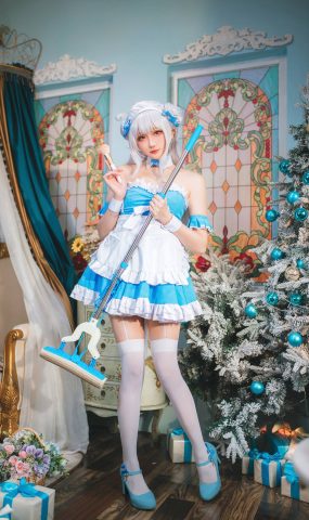 Coser瓜希酱福利  碧蓝航线 小天鹅女仆 [22P]