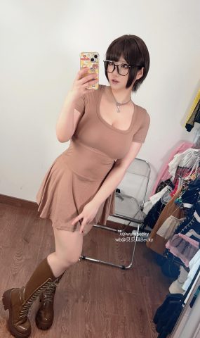 贝贝琪Becky  – 桃子水袋[18P]