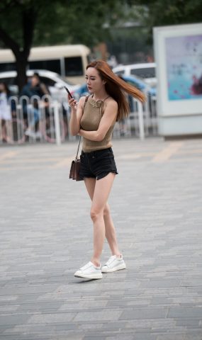 唯美街拍 NO.870 黑色热裤月牙美女 [34P]