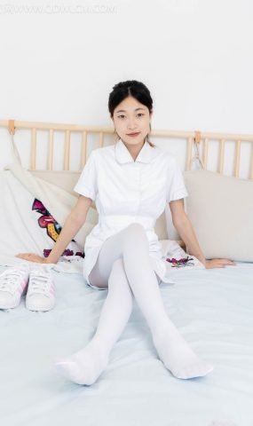 勿恋传媒 NO.2450 小夏-板鞋、厚白丝[125P]