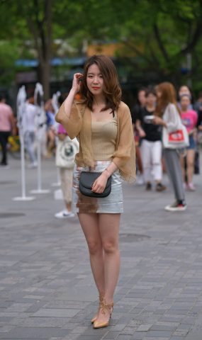 唯美街拍 NO.871 很配合的小解解 [76P]