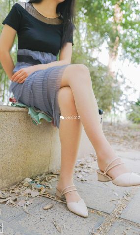 [SIEE丝意] No.300 静心 气质學姐，遇见 在现浏览