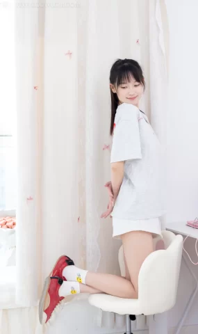 勿恋传媒 NO.2680 山奈-帆布鞋、白棉袜、裸足[155P]