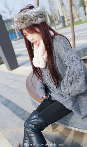 [SIEE丝意] No.373 芊芊 秋意未尽，冬又望想 在现浏览