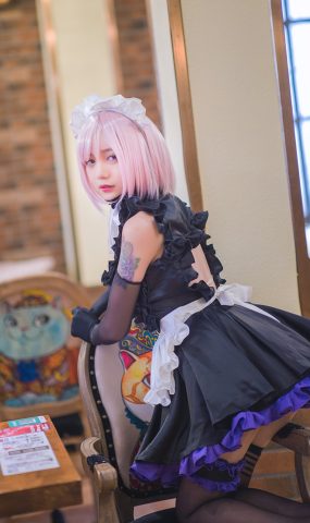 Coser小解解 洛丽塔大哥写真18套 – 打包合辑 此贴持续更新